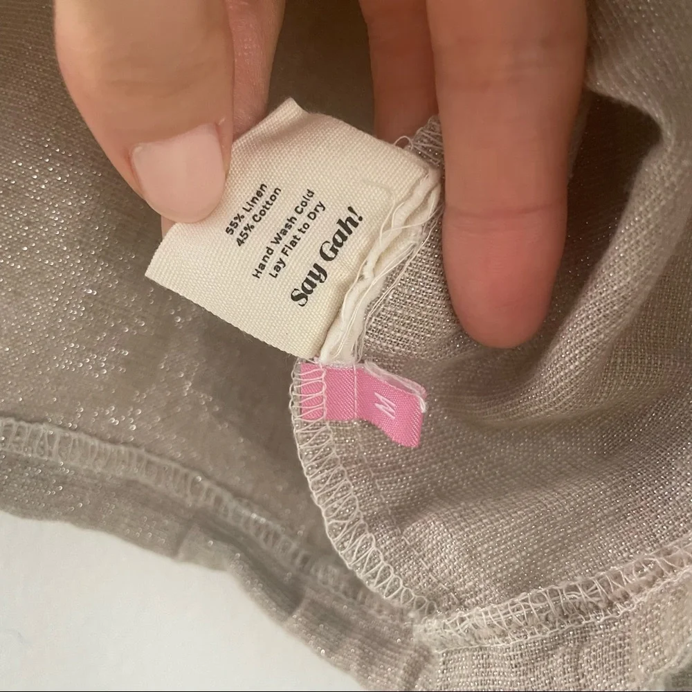 Lisa Says Gah Gold Puff Sleeve Linen Top - Picture 8 of 11